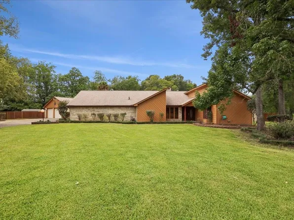 3805 Huntwick Dr, Orange, TX 77632