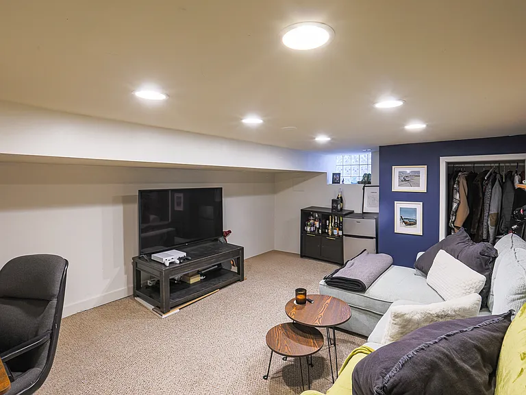9 N Linwood Ave — Photo 18