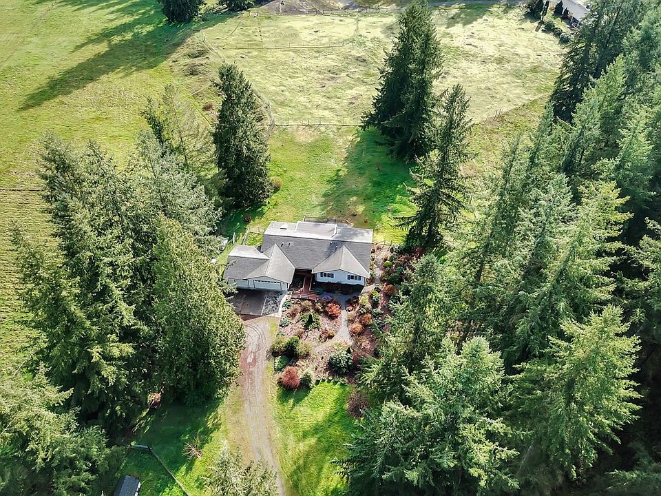 1st image of 15502 Castle Ln SE