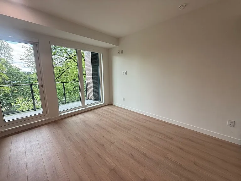 133 W 49th Ave #413 — Photo 8
