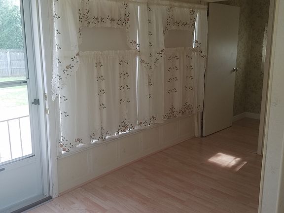 4th image of 809 W Mary St