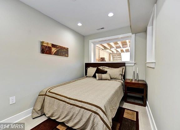2nd image of 320 16th St NE #B