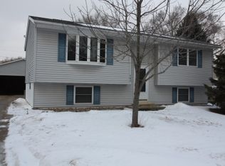 741 Cloverdale Ave, Waterloo, IA 50703