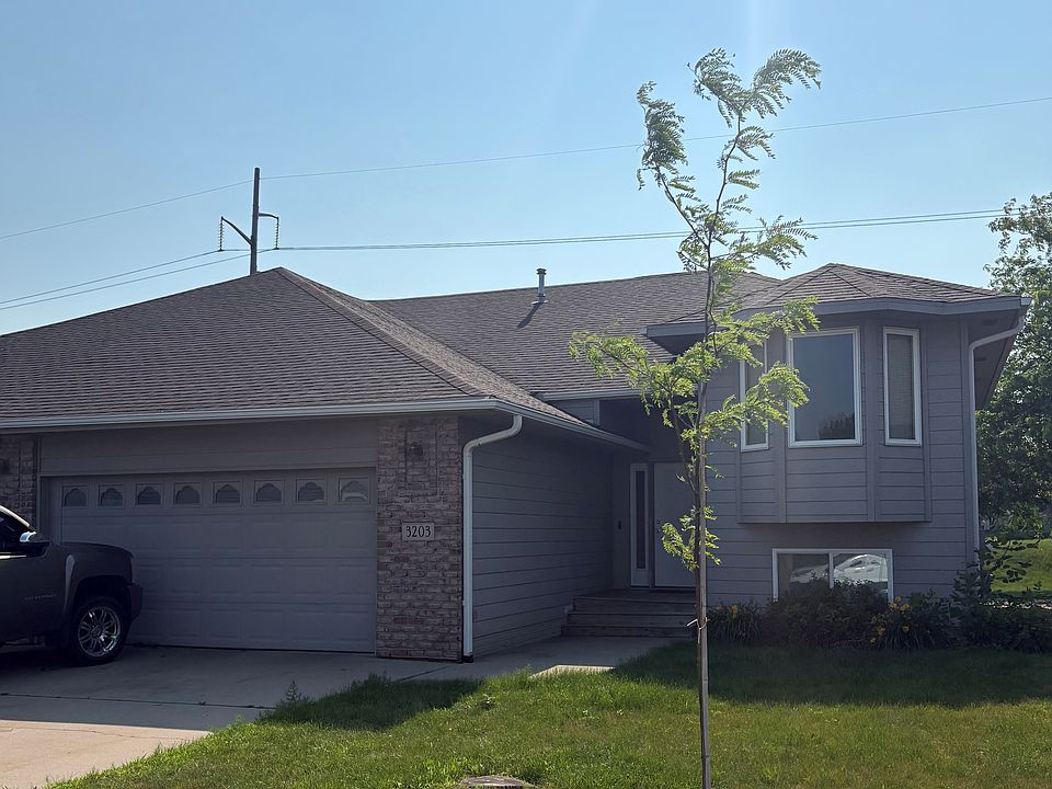 1st image of 3203 N Aurora Ave #Na