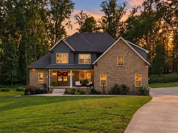 2988 W Mor Dr, Clarksville, TN 37043
