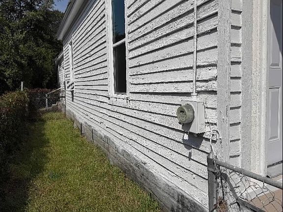 Access to rear/side entry door.