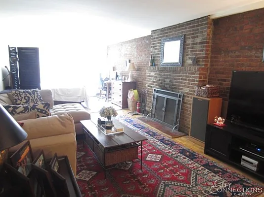 Rented by City Connections Realty | media 5