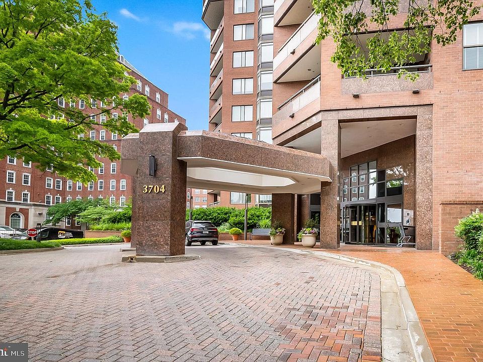 1st image of 3704 N Charles St Unit 303