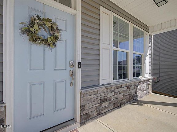 4th image of 60 Pepper Ln