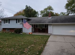 202 E Greenwood Ave, Crown Point, IN 46307