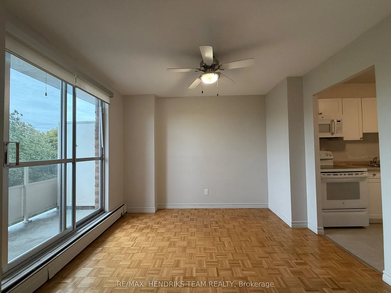 2 bed, $1,975 — Photo 4