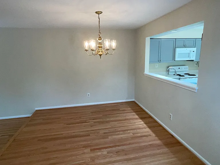 1311 Templeton Pl — Photo 9