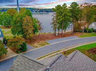 1386 Shimmer Light Cir, Rock Hill, SC 29732