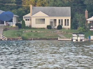 280 E Gull Lake Dr, Augusta, MI 49012