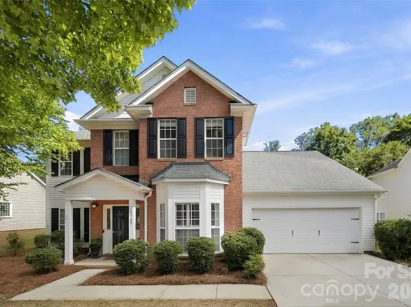 8709 Ellington Park Dr, Charlotte, NC 28277