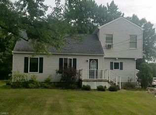 6675 Silica Rd, Youngstown, OH 44515