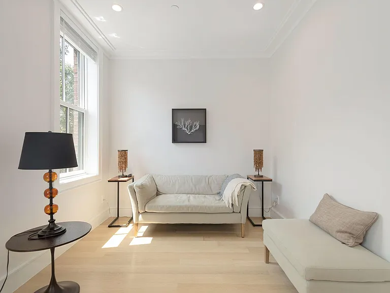 53 Rutland Sq — Photo 4