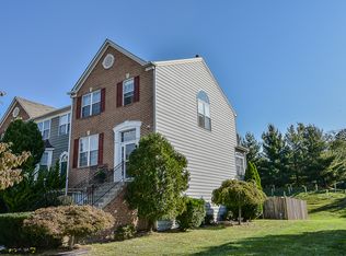 8621 Beech Hollow Ln, Springfield, VA 22153