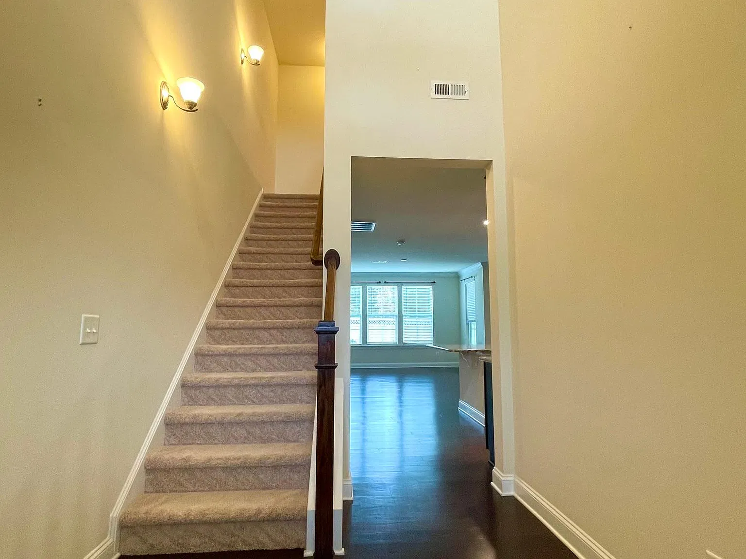 713 McRae Rd — Photo 2