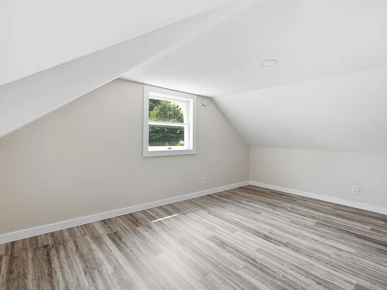 210 S Berrien St — Photo 11