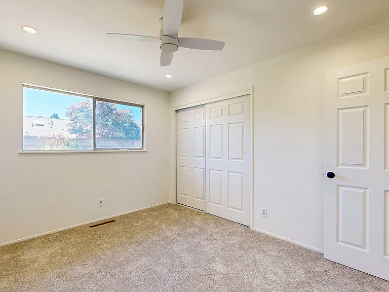 1925 Leafgreen Dr — Photo 24