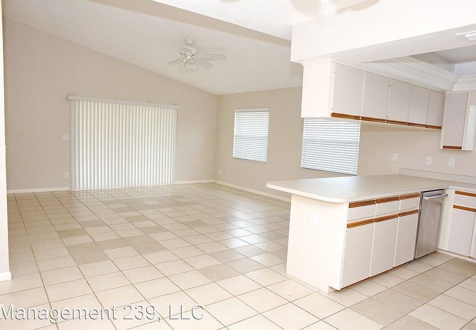 1st image of 10760 Vanderbilt Dr