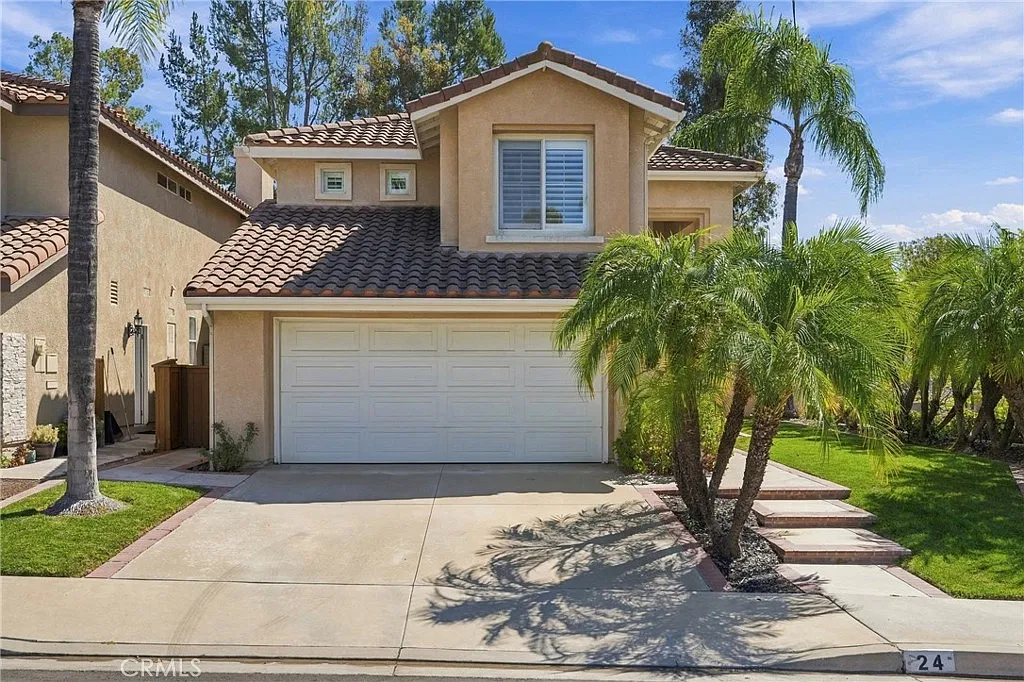 3 bed, 2.5 bath, 1818 sqft, $5,200 — Photo 1