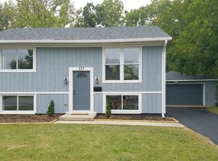 227 E Maple Dr, Glenwood, IL