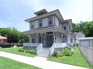 321 Center St APT A, Elgin, IL 60120