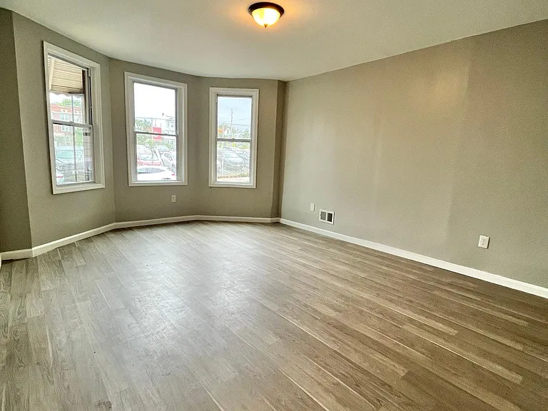 197 Gates Ave #1 — Photo 3