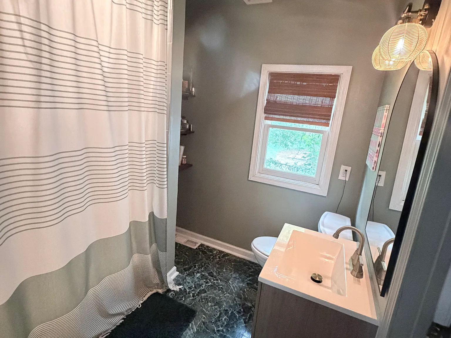 3 bed, 1949 sqft, $850 — Photo 2
