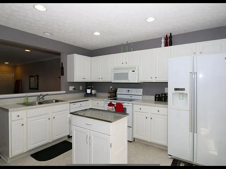 4175 Spyglass Hl — Photo 2
