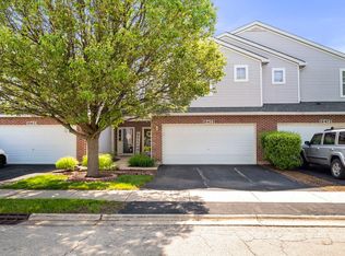 16425 Club Ct, Crest Hill, IL 60403