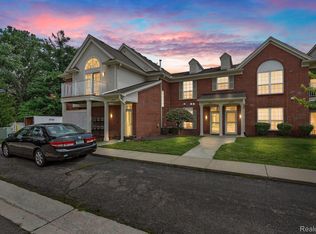 29643 Nottingham Cir, Livonia, MI 48152