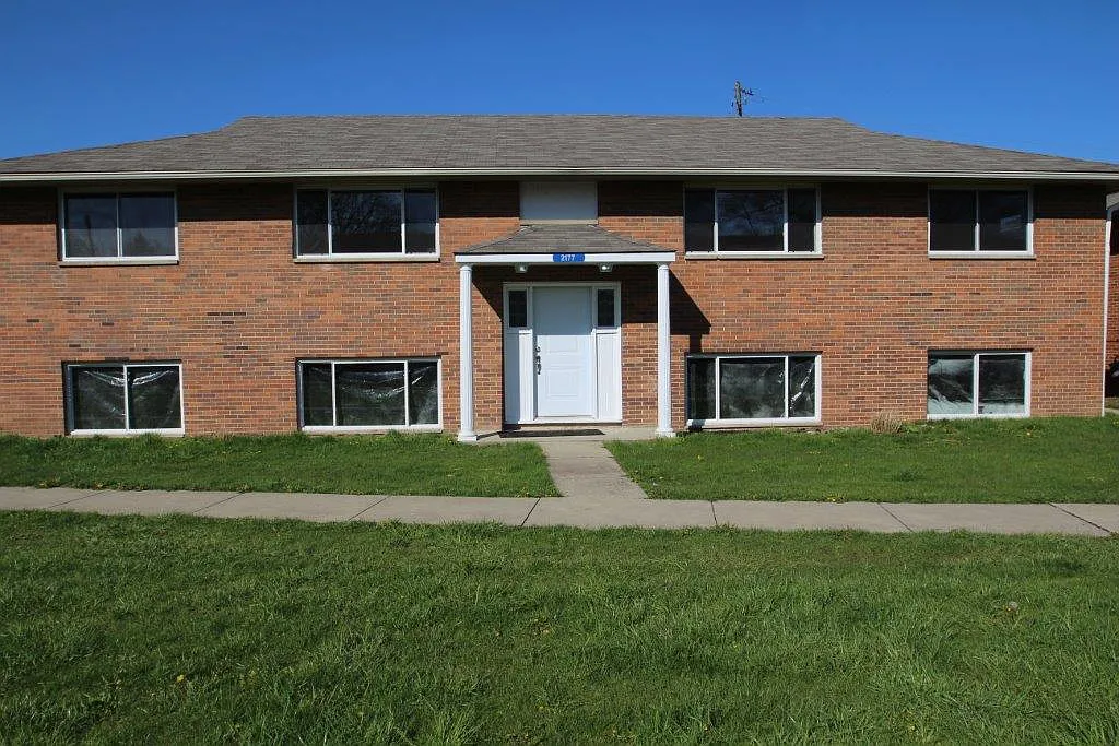2175 W Mound St - Unit A — Photo 1