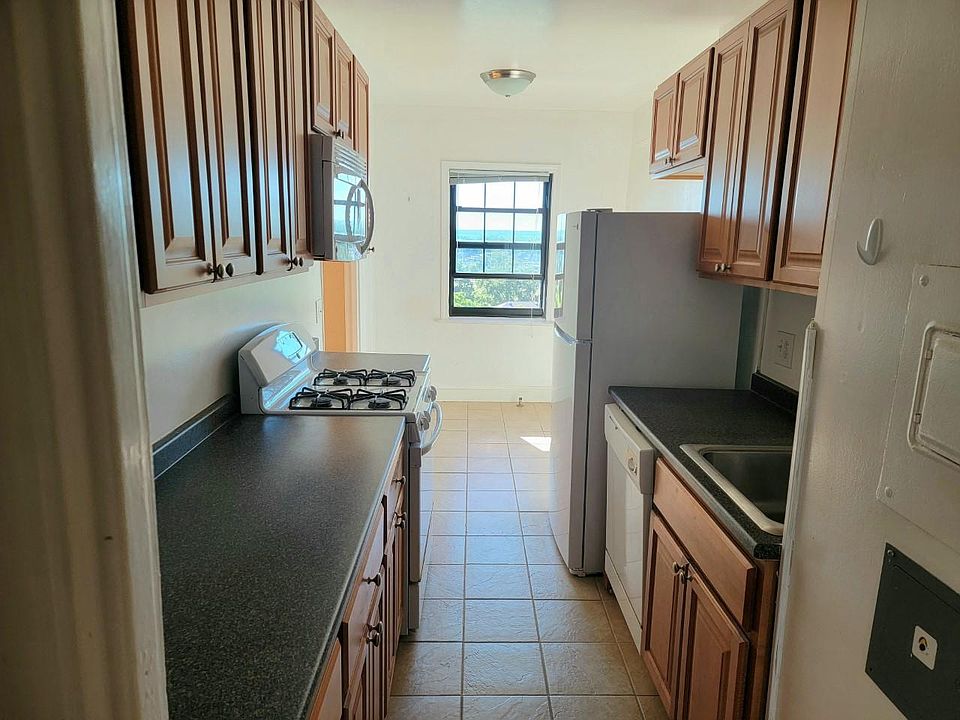 1st image of 151 Munro Ave