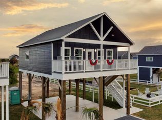 1036 Sunset Cir W, Crystal Beach, TX 77650