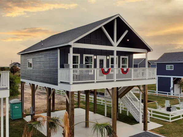 1047 Victoria Ln, Gilchrist, TX 77617