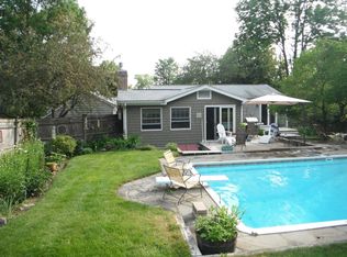 90 Glendale Rd, Amherst, MA 01002