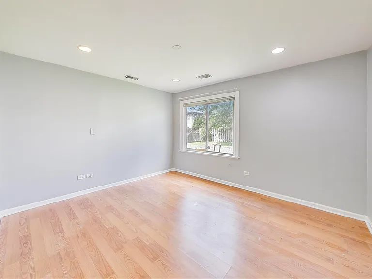 615 The Ln — Photo 16
