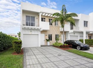 7116 NW 103rd Path, Doral, FL 33178