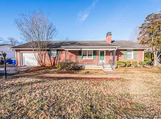 1315 Rodes Dr, Bowling Green, KY 42104