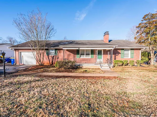 1315 Rodes Dr, Bowling Green, KY 42104