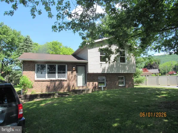 164 Yarnell Ln, Pleasant Gap, PA 16823