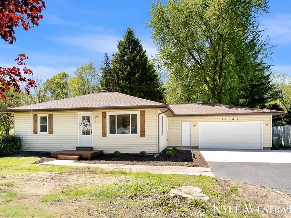 11127 8th Ave NW, Grand Rapids, MI 49534