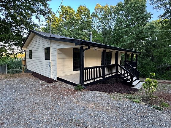 4th image of 678 Lakeview Cir