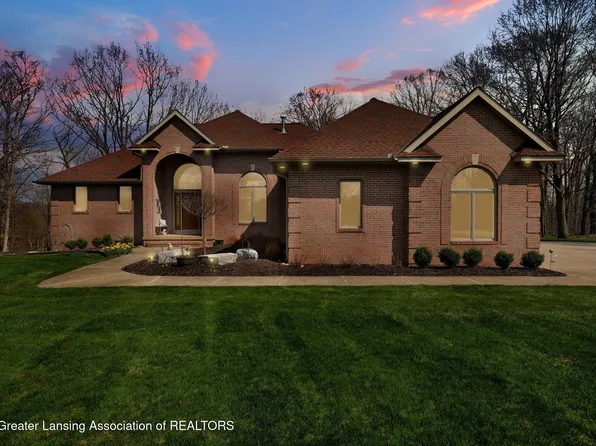 8446 Carriage Ln, Portland, MI 48875