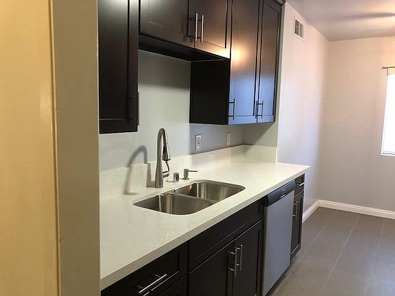 4th image of 596 W Huntington Dr Unit M