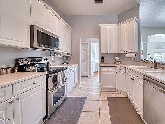 4th image of 2747 Ocean Oaks Dr S