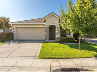 1868 Dawnelle Way, Sacramento, CA 95835